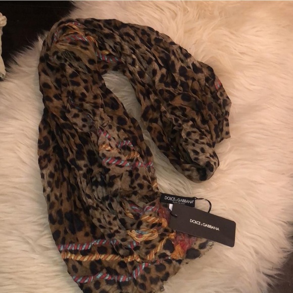 Dolce & Gabbana Leopard Print Modal Cashmere Scarf - Picture 6 of 6
